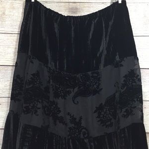 NWT Chicos Black Velvet/Lace Skirt Size 1 Women's